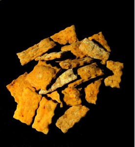 BISCUIT APERITIF AU PIMENT D4ESPELETTE ET GRAINE DE SESAME